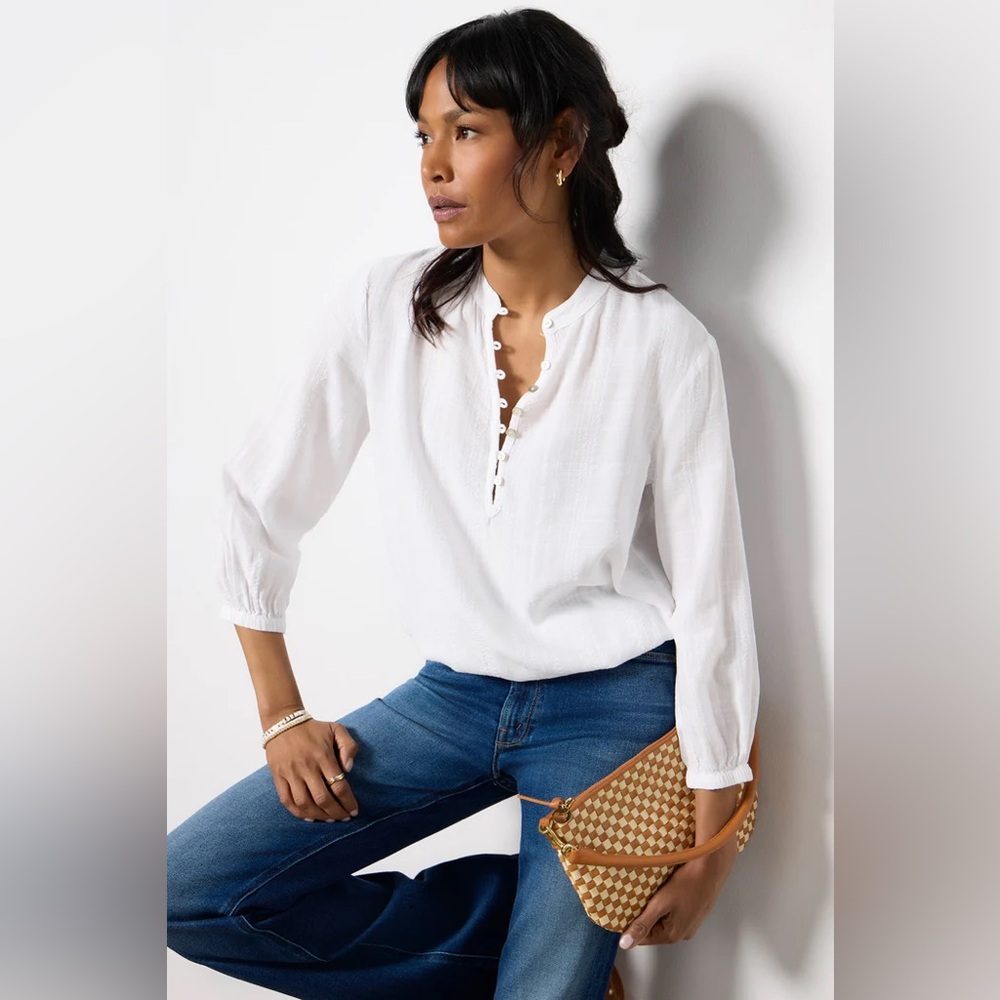 Cloth & Stone white Button Front Textured Shirt Blouse sold At EVEREVE Size XS